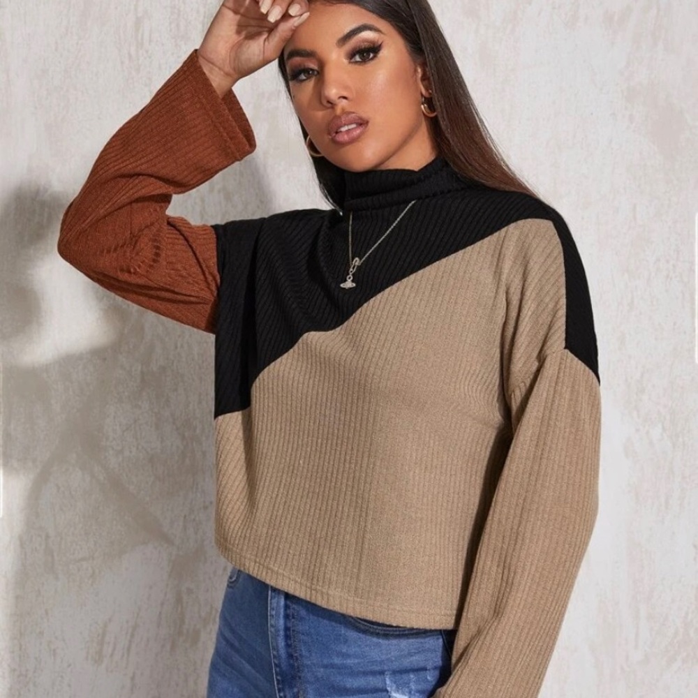 Funnel Neck Color Block Tee - Picture 5 of 5